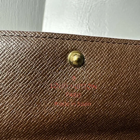 Louis Vuitton Damier Ebene Sarah Wallet with COA + Chain ✨ - Picture 5 of 8